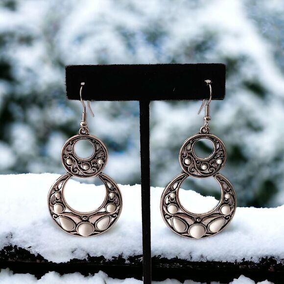 Boho Chandelier Dangle Earrings White Cabochons Silver Tone Western Whimsigoth. - Picture 10 of 16